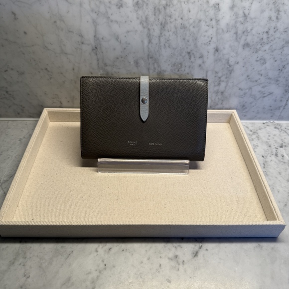 Celine Large Strap Wallet in Grained Calfskin - Picture 1 of 8